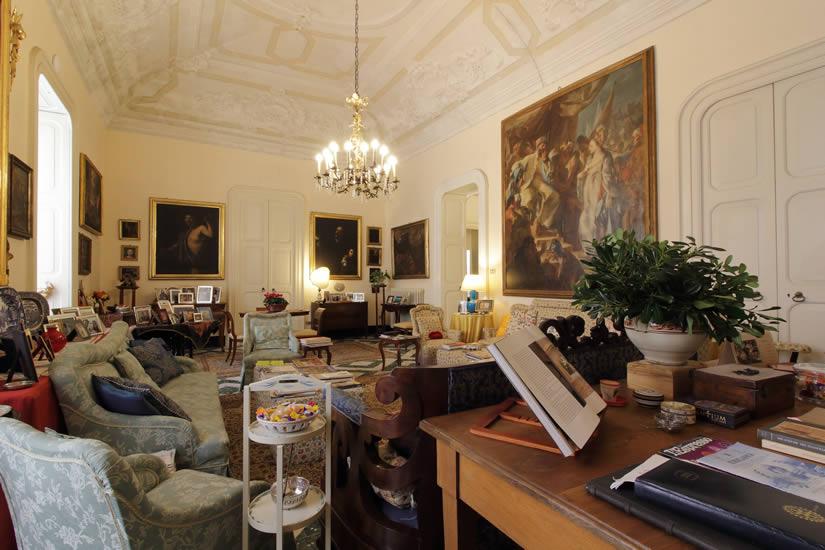 Palazzo Bernardini suite, B&B Lecce, dettaglio salone 7